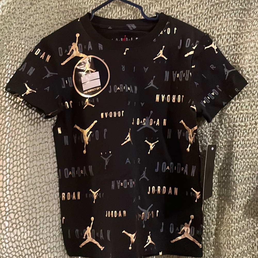 Boys Air Jordan shirt!!! NEW NEW NEW WITH TAGS!